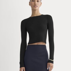 The Cropped Crew Top in Ultrafine Merino | Black
