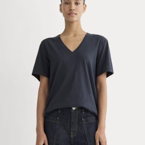 The Slouchy V-Neck Tee in Cotton Linen | Navy