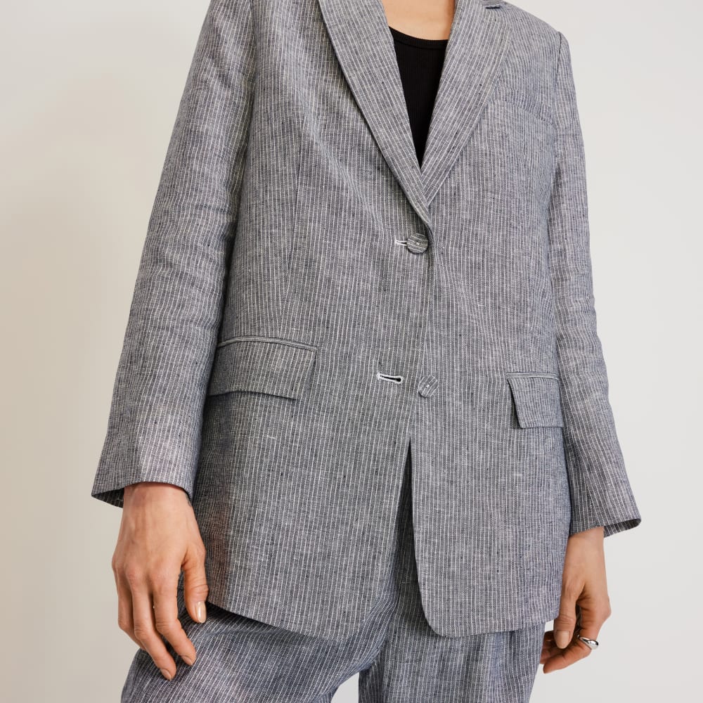 The Oversized Blazer in Linen | Canvas Tan / Navy - Image 4