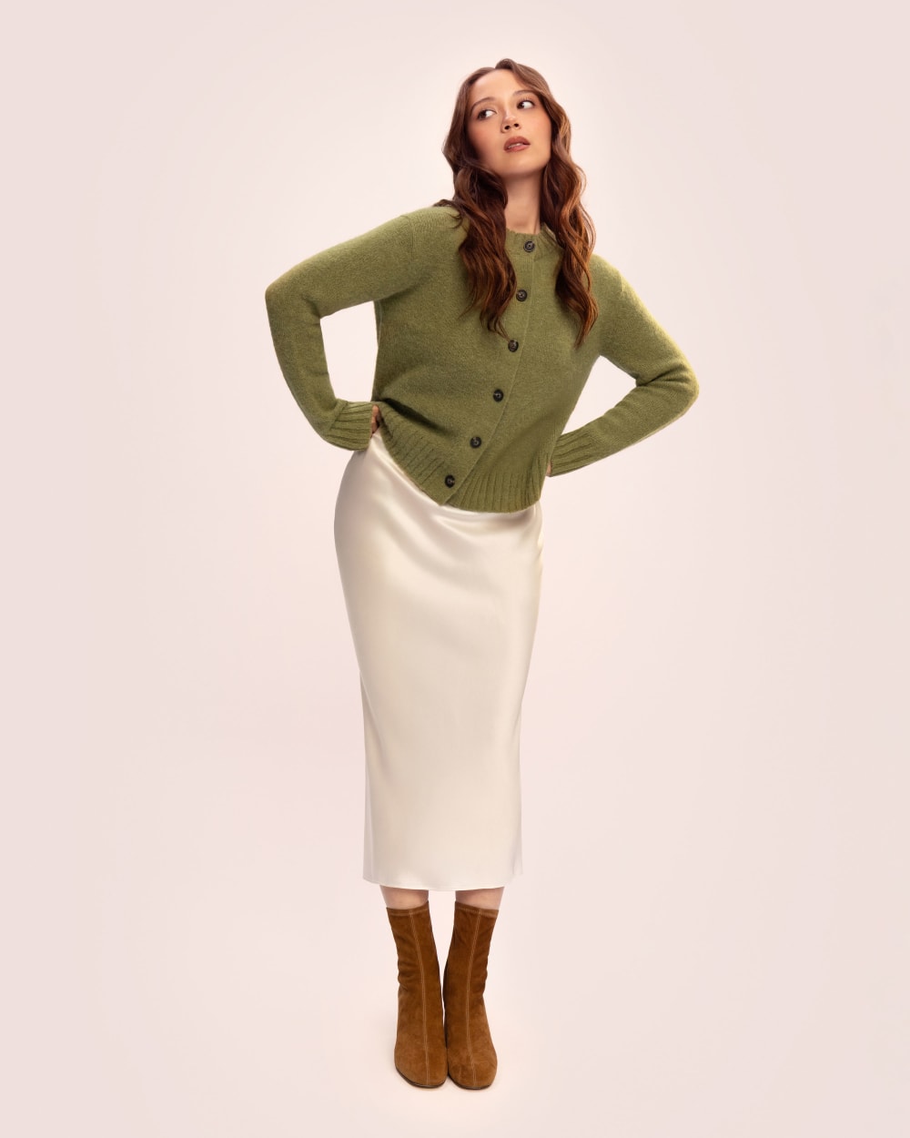 The Crew Cardigan in Alpaca | Moss - Image 3