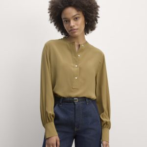The Henley Shirt in Washable Silk | Fennel Seed
