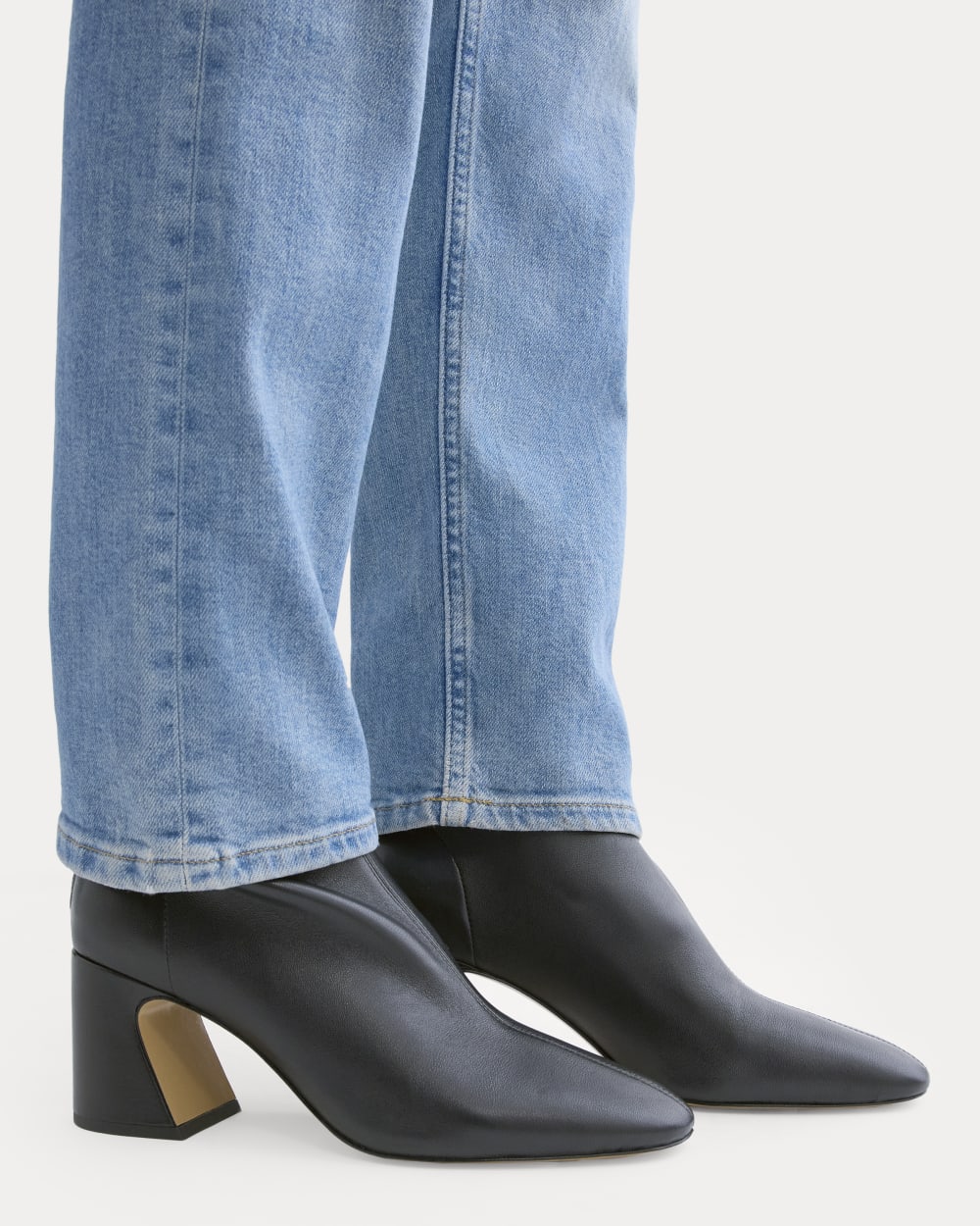 Leather Curved-Heel Boot | Black - Image 3