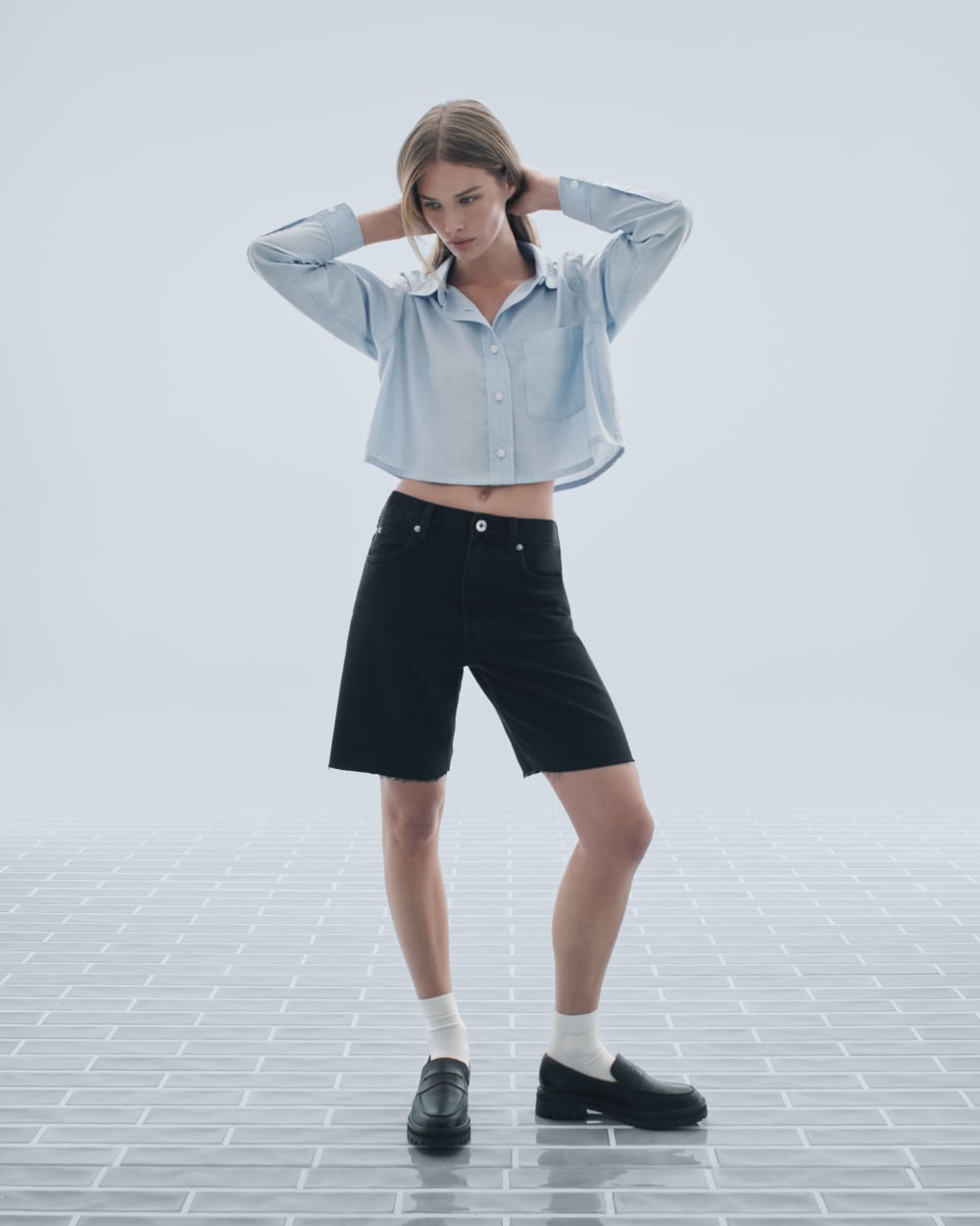 The Way-Short Shirt in Silky Cotton | Chambray Blue - Image 8