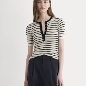 The Short-Sleeve Henley in Ultrasoft Merino | Parchment / Black