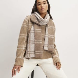 The Alpaca Patterned Scarf | Wheat / Lightest Taupe