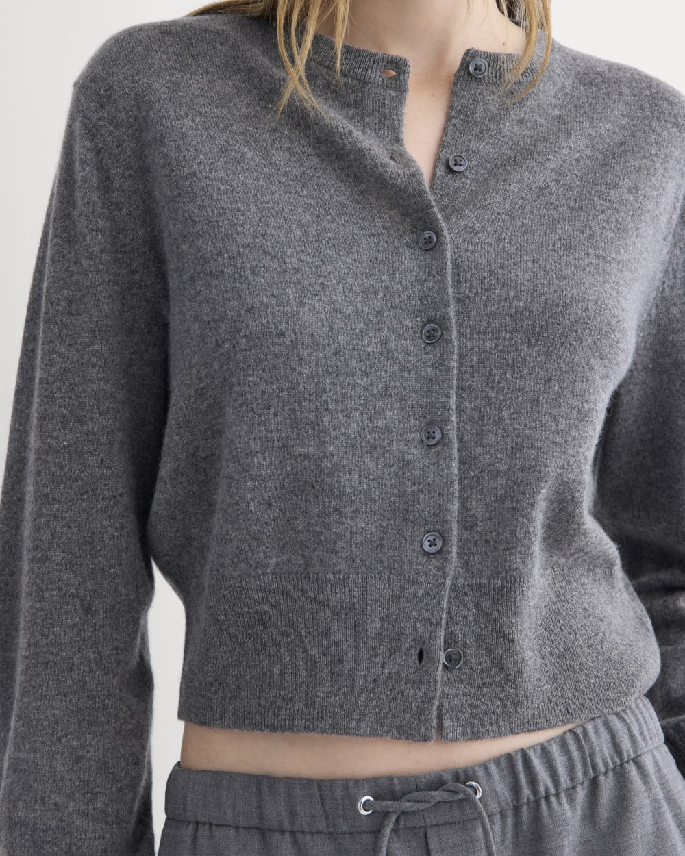 Cashmere Cropped Cardigan | Heather Charcoal - Image 4