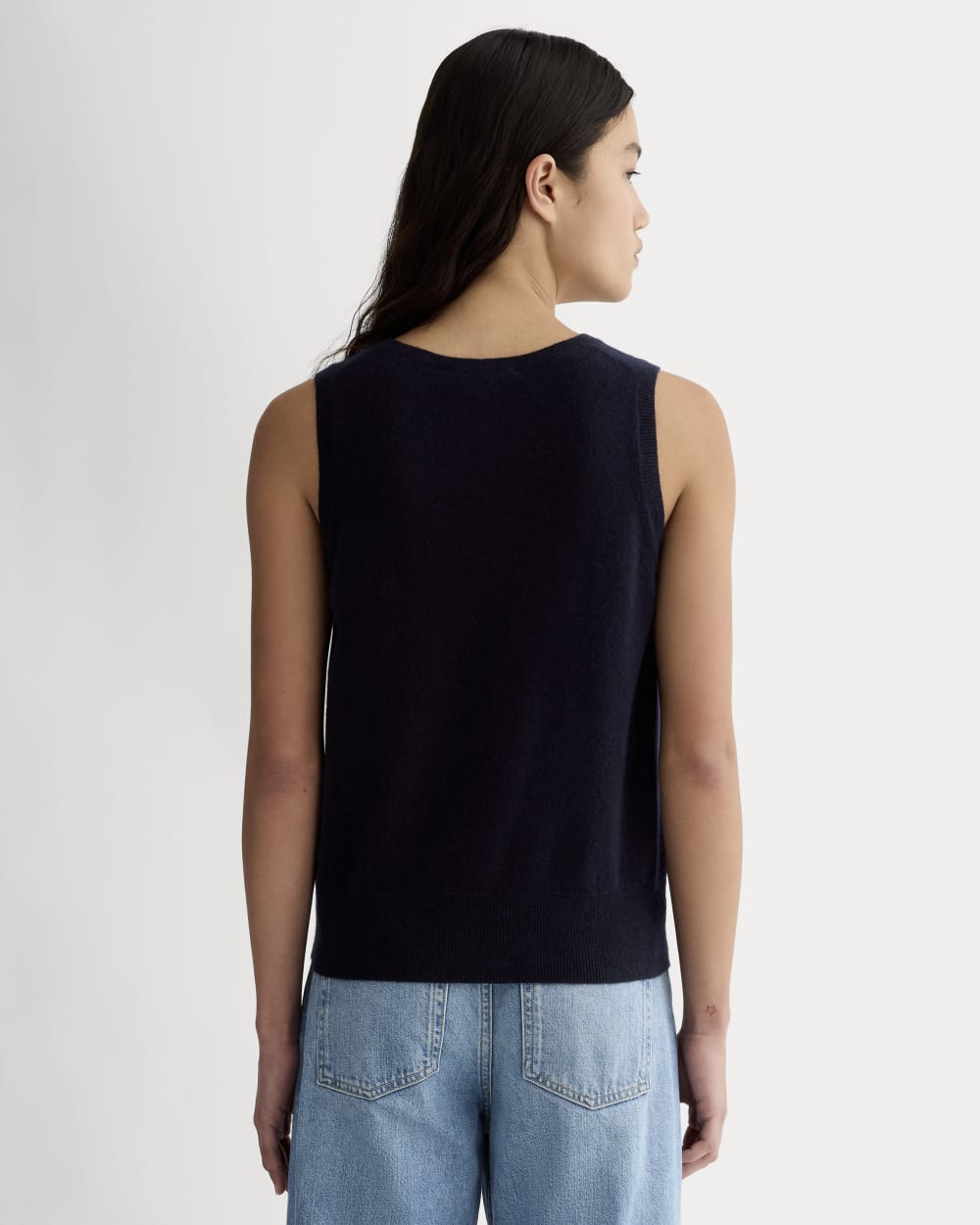 The Classic Tank in Cashmere | Navy - Image 5