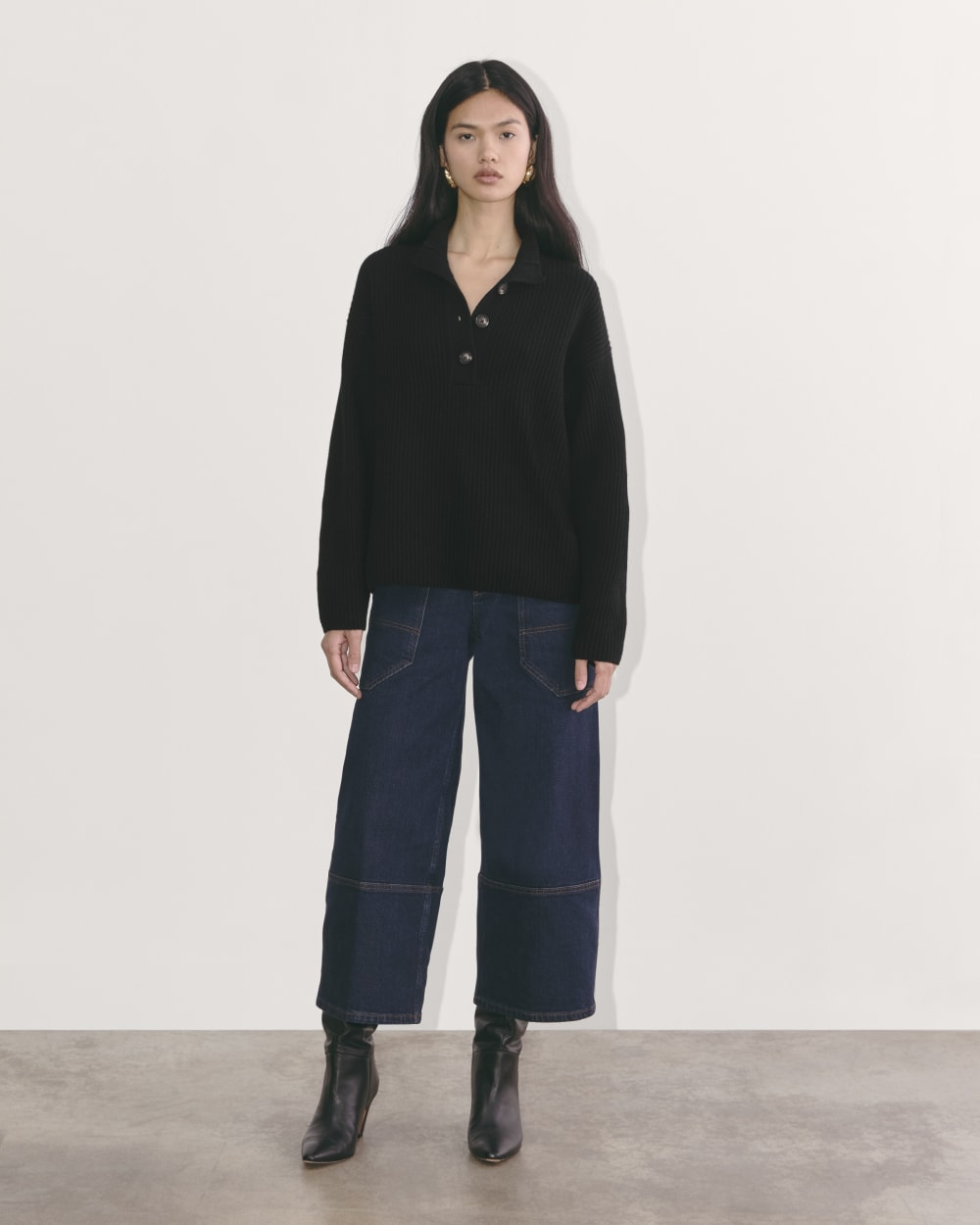 The Cocoon Henley in Wool Cashmere | Black - Image 5