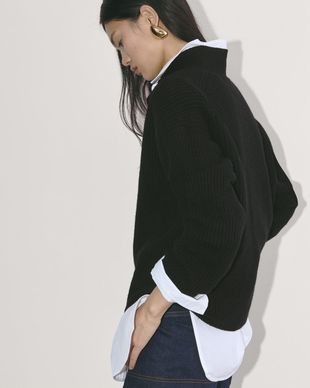 The Cocoon Henley in Wool Cashmere | Black - Image 6