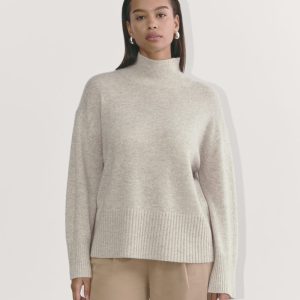 The Boxy Turtleneck in Cashmere | Canvas