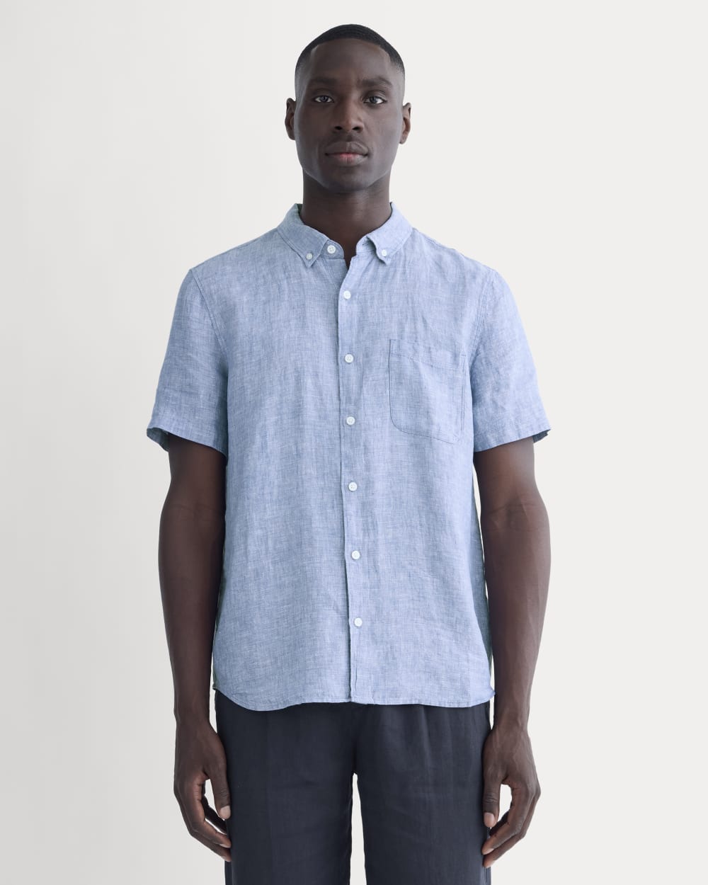 The Classic Short-Sleeve Shirt in Linen | Chambray
