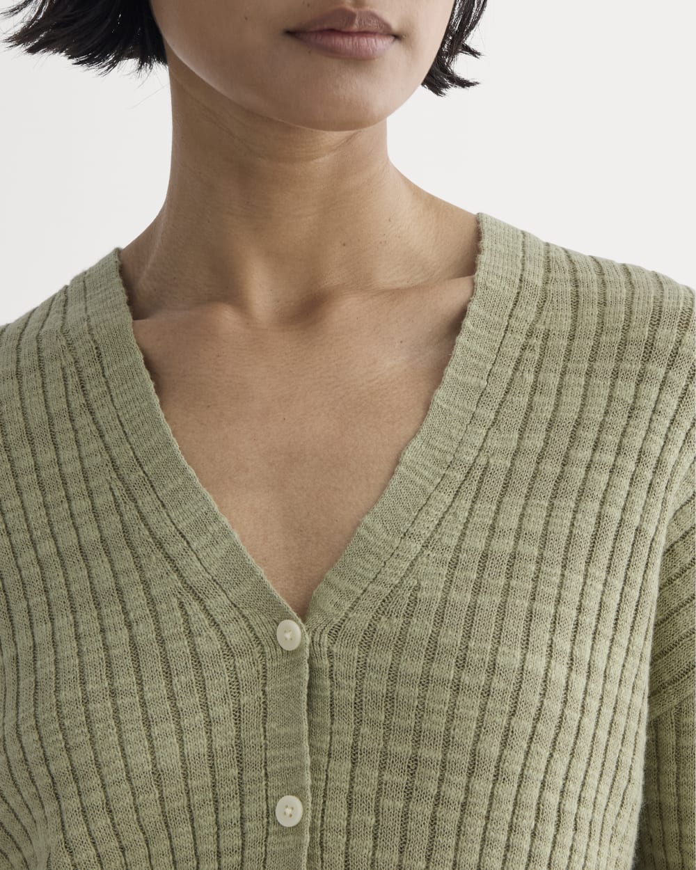 The Ribbed Cardigan in Cotton Linen | Eucalyptus - Image 4